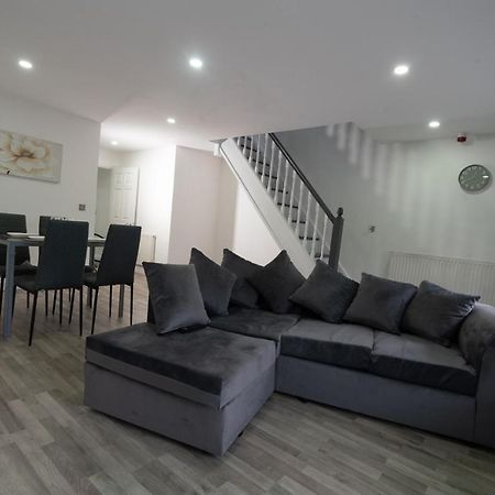 Modern Apartment In Liverpool City Centre Экстерьер фото