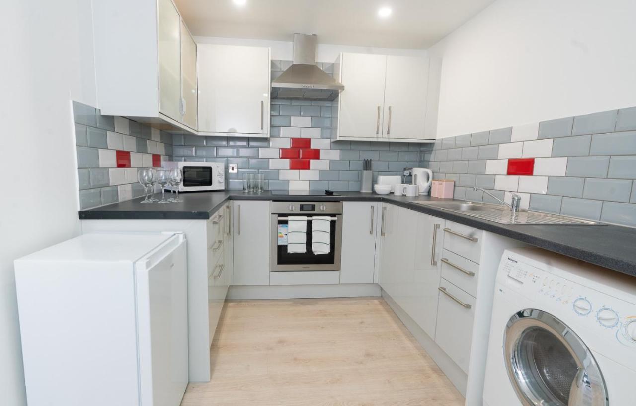 Modern Apartment In Liverpool City Centre Экстерьер фото